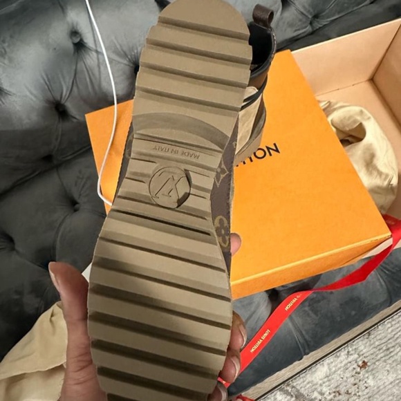 Brand new in box Never worn never tried on! - Picture 2 of 5